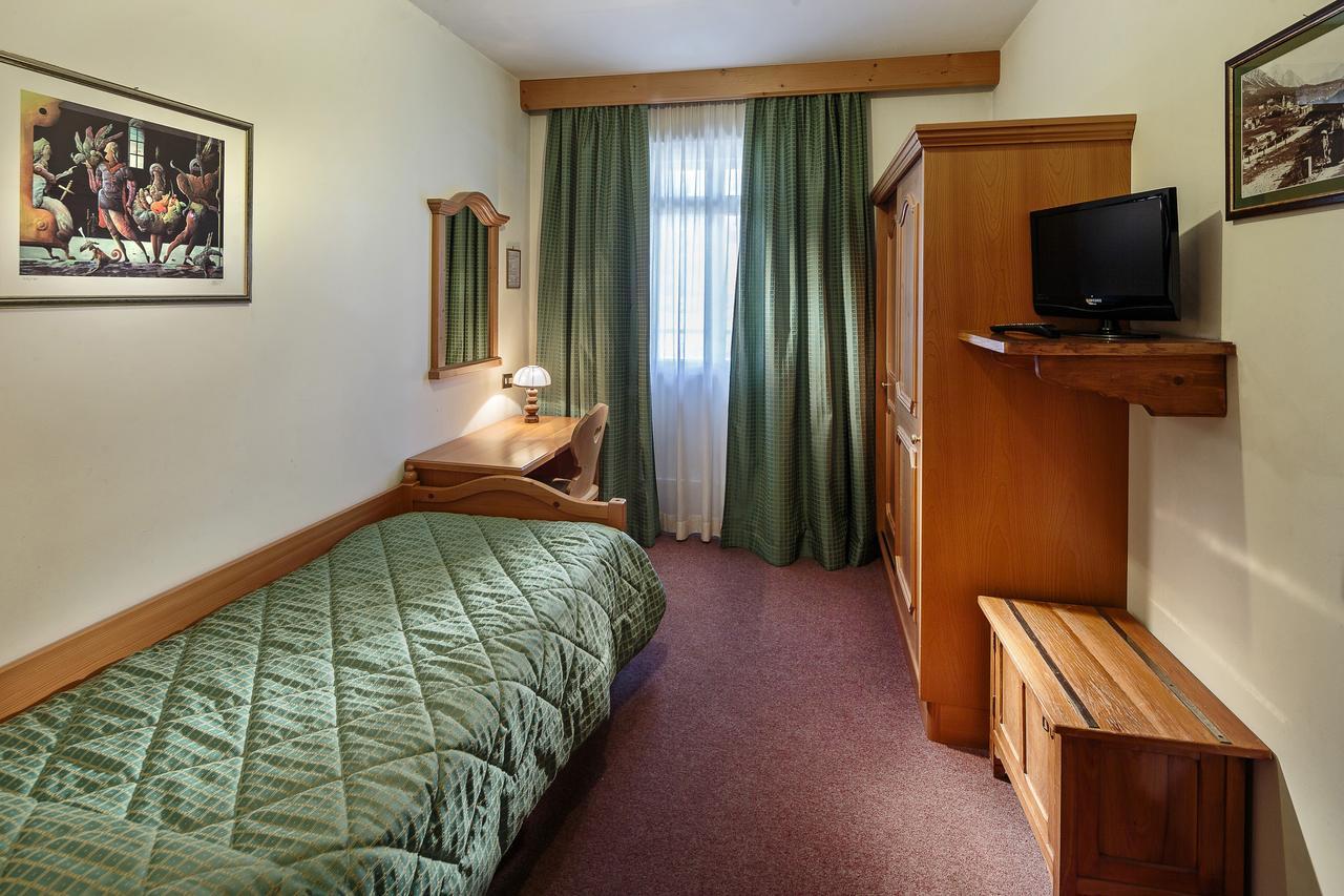 Dependance Hotel Corona Cortina dʼAmpezzo Exterior foto